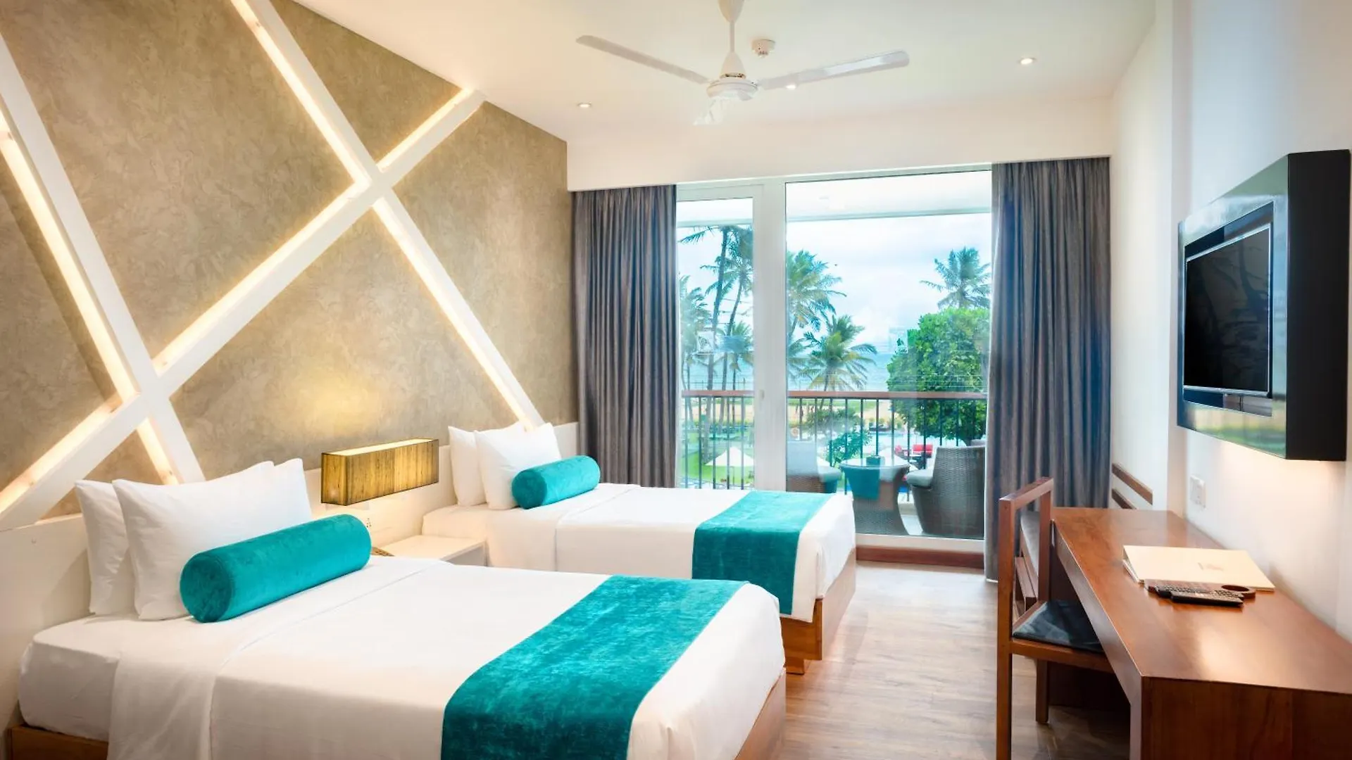 Camelot Beach Hotel Negombo