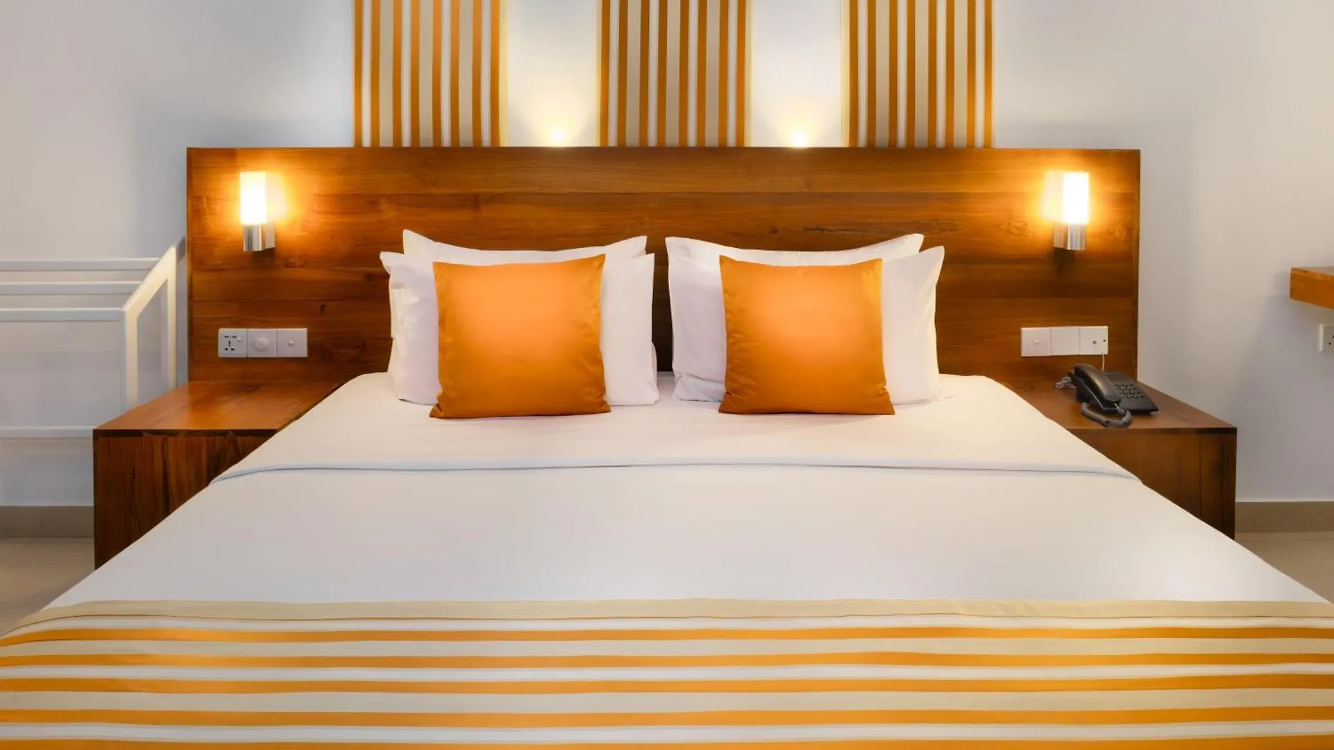 ****  Camelot Beach Hotel Negombo Sri Lanka