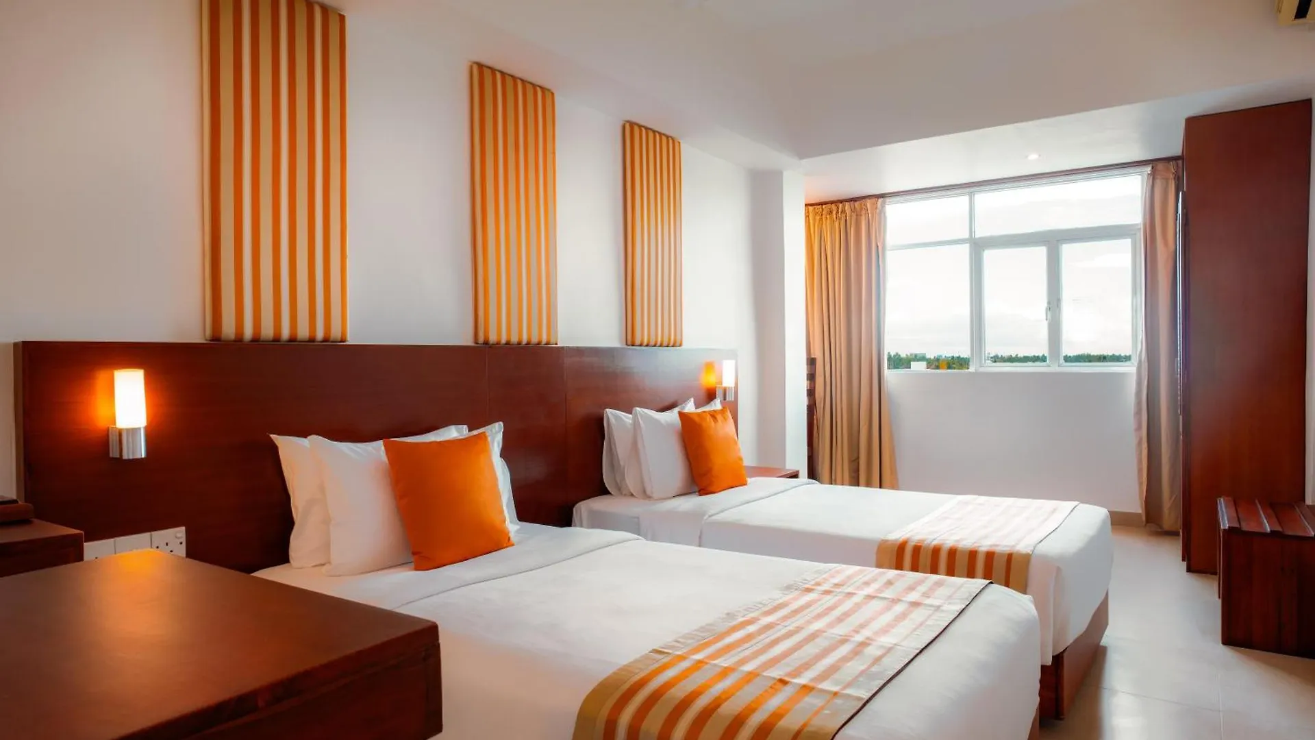 Camelot Beach Hotel Negombo