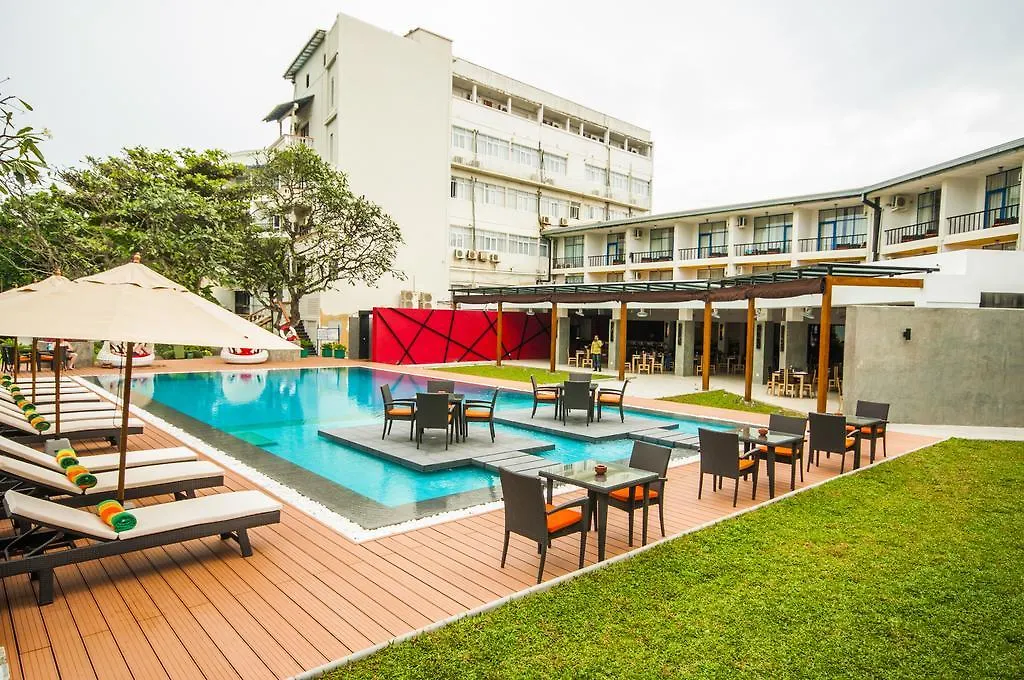 Camelot Beach Hotel Negombo