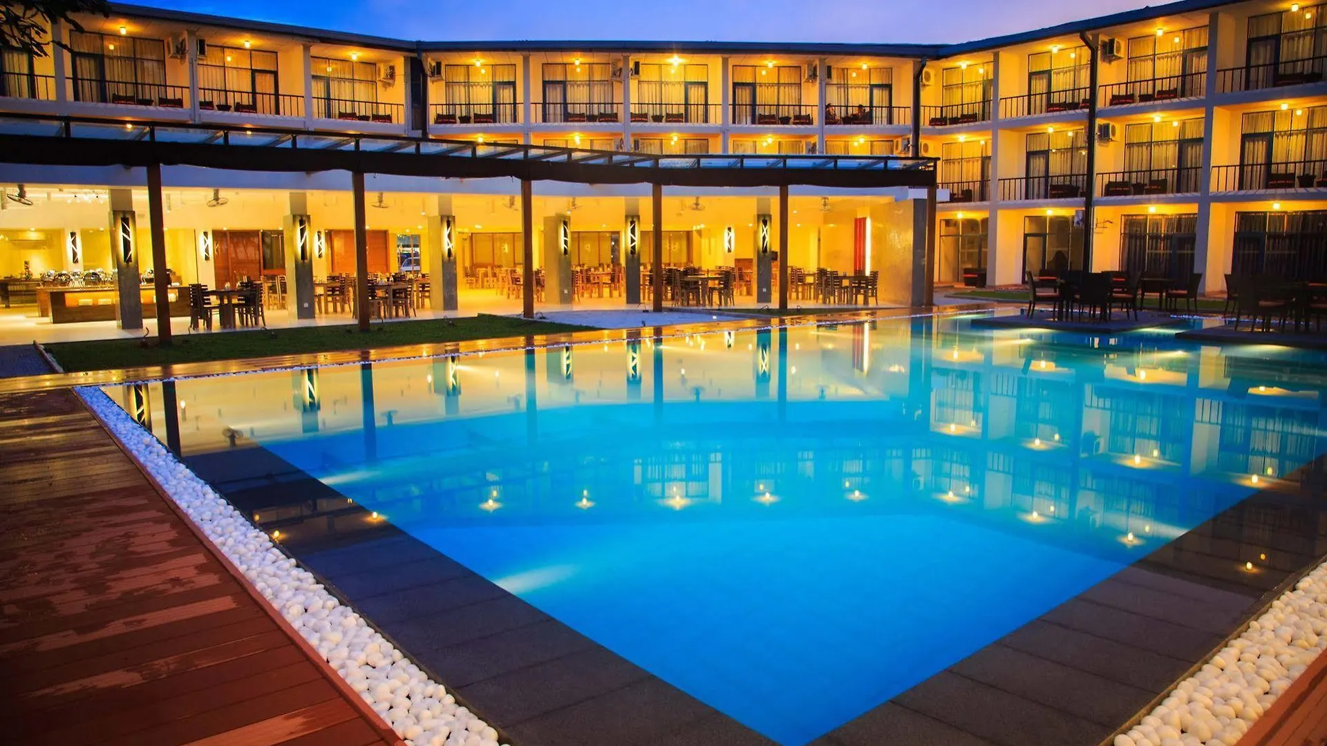 Camelot Beach Hotel Negombo